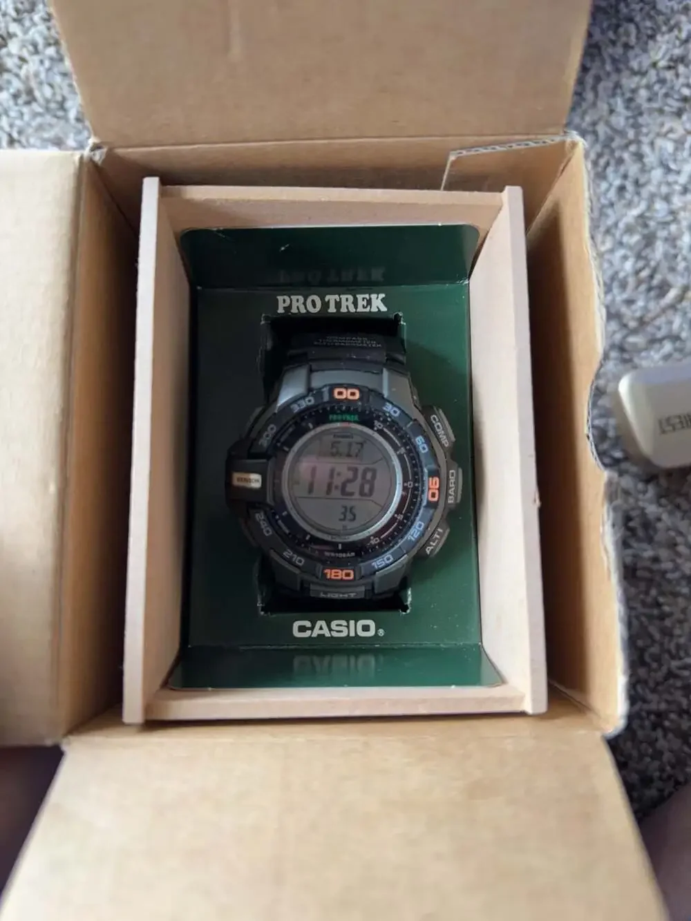 Casio Pro Trek PRG-240 Digital Watch - Picture 3 of 3